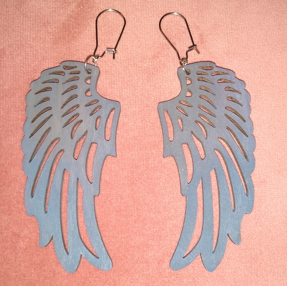 4" Hand Painted Slate Gray Wood Wing Earrings Grey Angel Big Bird Wings New - Picture 5 of 9